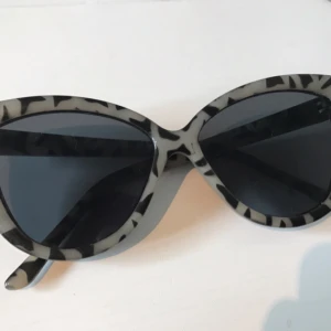  - Solglasögon från Cheap Monday.