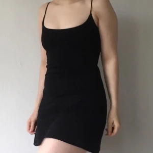  - Fin klänning från 90-talet, stretchig så kan användas av en M också.