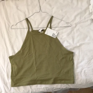  - Oanvänd linne från H&m.  Köparen står för frakten.  Betalning sker via 