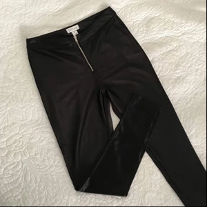  - Säljer mina discopants som aldrig är använda, endast provade! Vill du ha fler bilder eller se dem på är det bara att slänga iväg ett meddelande. Priset är exklusive frakt. Finns i Jönköping.