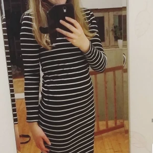  - Passar S-M. Väldigt fin men används inte längre! 