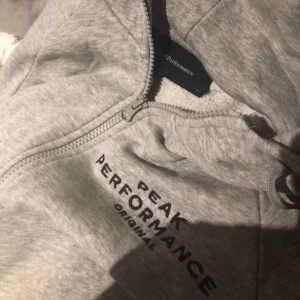  - Peak performance kofta, storlek S bra skick 