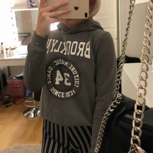  - Jättefin och skön hoodie ifrån ginatricot. Köpare står för frakt. 