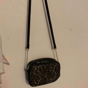  - Helt ny väska från Glitter. Frakt tillkommer 