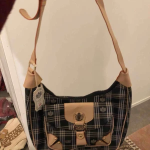  - Köparen står för frakt!aldrig använd