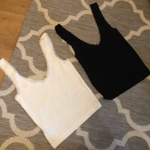  - Frakten är INRÄKNAD   Köpte dessa från PULL&BEAR i hopp om att dom skulle sitta bra på mig. Tyckte de då, men använder ej dom tyvärr. Så dom är oanvända. Dom kostade 136kr styck.