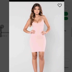  - Klänning från fashionnova Endast testad  Xs