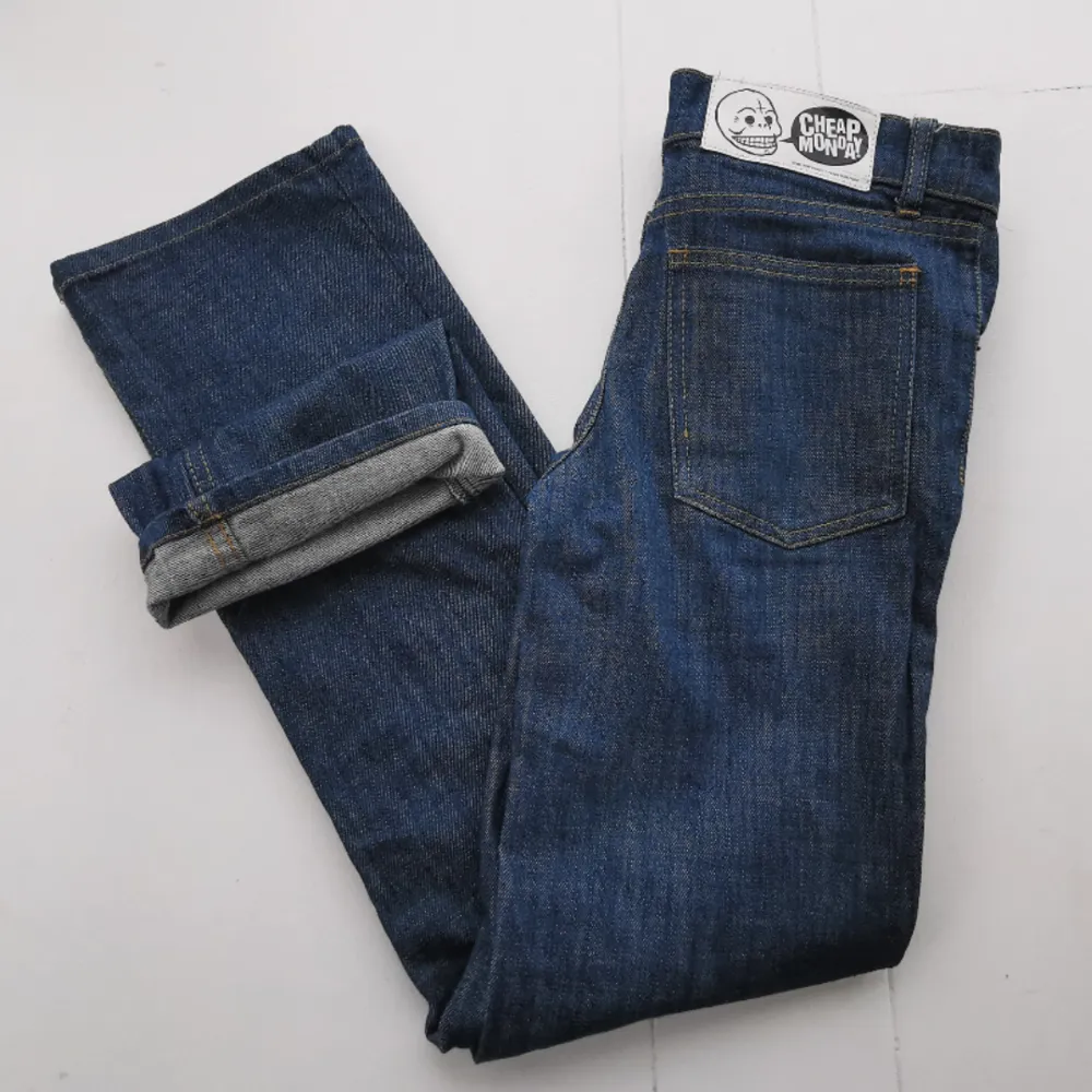 Supersnygga jeans från Cheap Monday i jättefint skick. Köparen står för frakten ⚡. Jeans & Byxor.