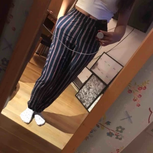  - Ett par tunna, sköna byxor från H&M. Aldrig använda