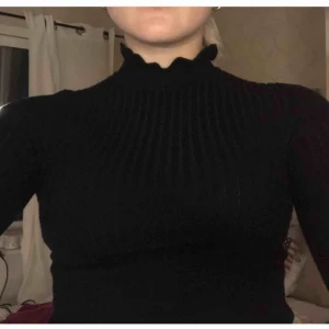  - Priset är inräknat med frakt. Superfin tröja från ginatricot. Nästan aldrig använd! ❤️