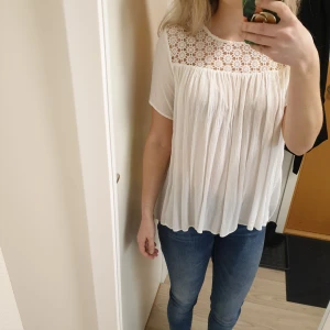  - Vit blus från veromoda 
