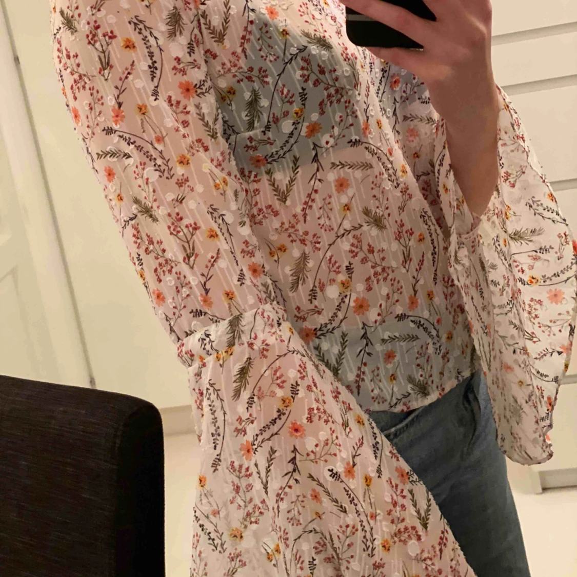 Blommig blus - 91