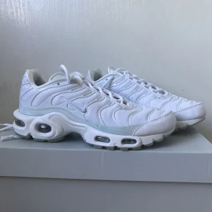  - Nike air max plus. Jättebra skick, knappt använda! Möts upp i Stockholm annars tillkommer frakt