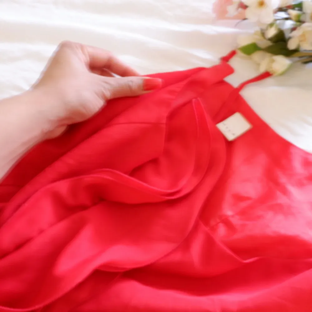 Säljer min röd klänning från Viva. Knappt använt . Klänningar.