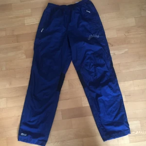  - Prasselbxor från Adidas, använda endast nån gång. Köpta på Humana.