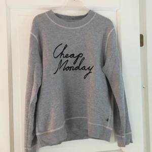  - Cheap monday sweatshirt
