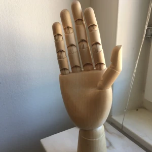  - Trähand från Hay, inredning  Finns att hämta i slussen eller skickas med posten (36kr)