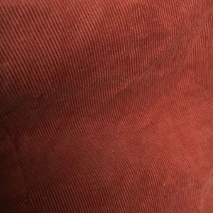  - Supersnygg både oversize och fitted! Kan behöva en snabb omgång med strykjärnet, annars felfri och knappt använd. 🌱 Köparen står för frakt