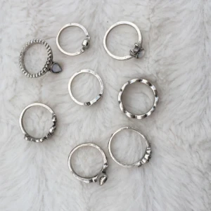  - Säljer mina ringar jag inte kan ha. Aldrig använda. Frakt ingår:)