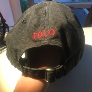  - Säljer min gamla Ralph Lauren Keps som jag har hafi i 2 år rätt så sliten nypris 500