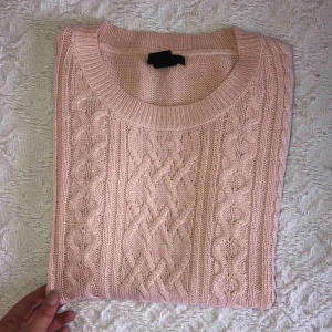  - Supersöt tröja från Lindex aldrig använd, köpare står för frakt som vanligt 