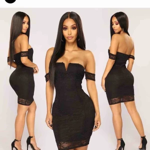  - Klänning från fashion Nova aldrig använd skit fin