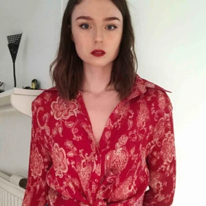  - Jättefin 70-tals inspirerad skjorta från dyr second hand i London. Som ny. 