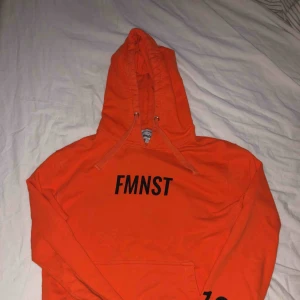  - Säljer min hoodie från madlady. Knappt använd Nypris 500kr 