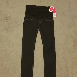  - Helt nya och fina gravidetsbyxor 