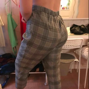  - Rutiga byxor i fint skick! ❣️