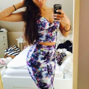  - A X Paris, aldrig använda, nyskick, pris går att förhandla med förutsättning att vi mötsup. Väldigt stretchiga och bekväma, sitter där de ska.