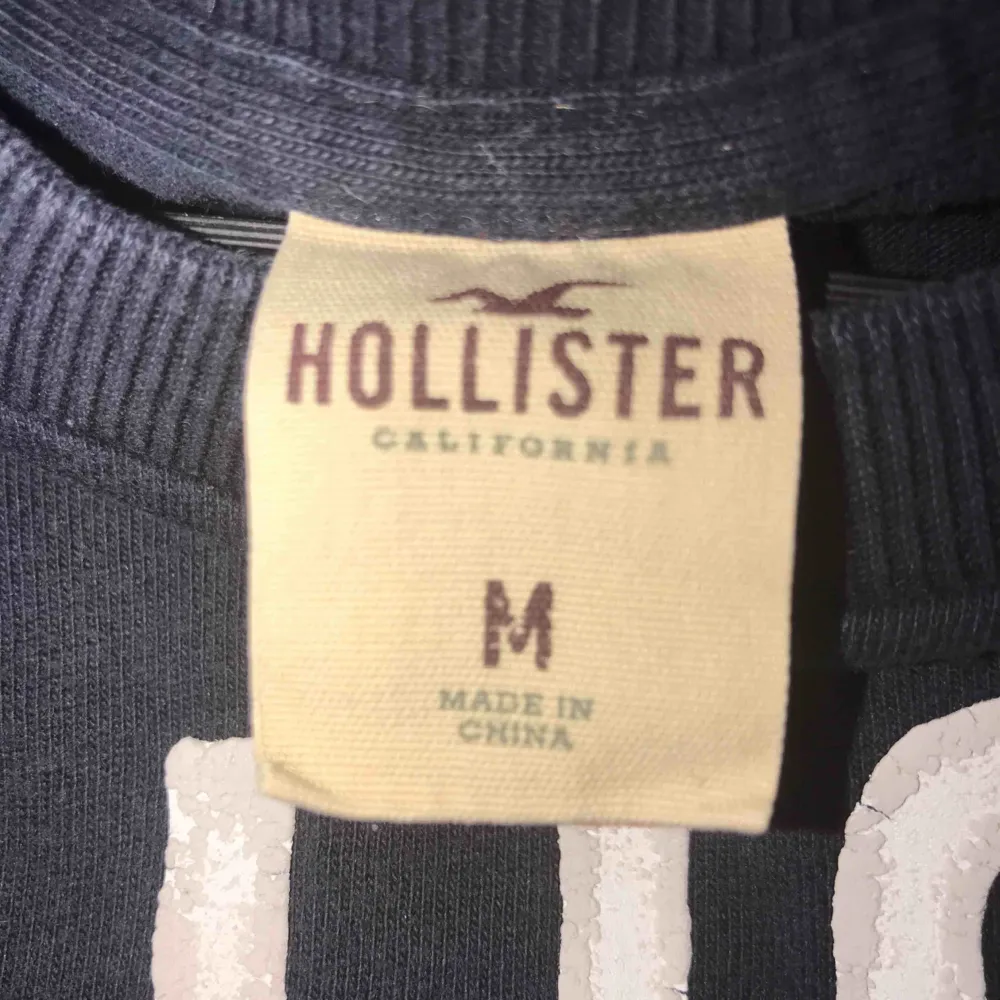 T-shirt från Hollister 80kr. Köparen står för frakt ✨. T-shirts.