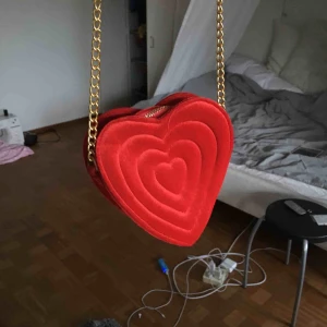  - Samets väska från monki. Kan mötas upp i Stockholm, annars står köparen för frakten. Betalning via swish❤️