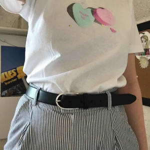  - blå- och vitrandiga vintage byxor inköpta i vietnam. sparsamt använda, inga flaws🌿