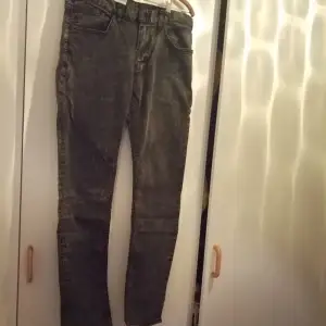 Nya oanvända jeans från Crocker