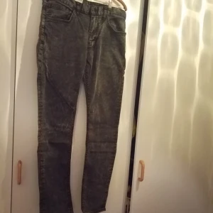  - Nya oanvända jeans från Crocker