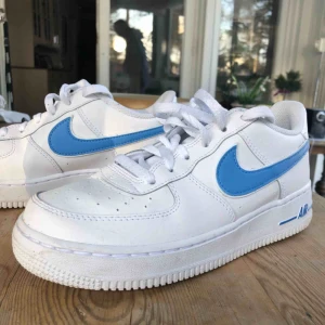  - Nike air force 0.7 unity blue. Fint skick. Köpta nyligen. Köparen betalar frakt. 