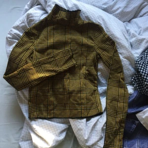  - HELT oanvänd turtleneck, lappen är kvar och allt! 