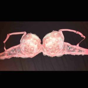  - Jättefin bh. Aldrig använd  Köparen står för frakten