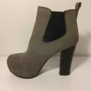  - Klackskor använda en gång. Frakt tillkommer