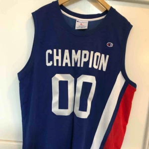  - Basketlinne Champion i trevligt skick