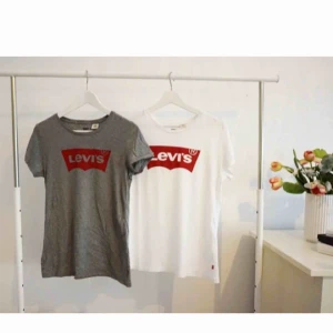  - Toppen skick, st M och L  150 kr för båda! 