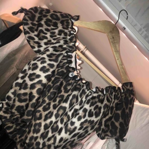  - Snygg magtröja från hm aldrig använd❤️ frakt står du för