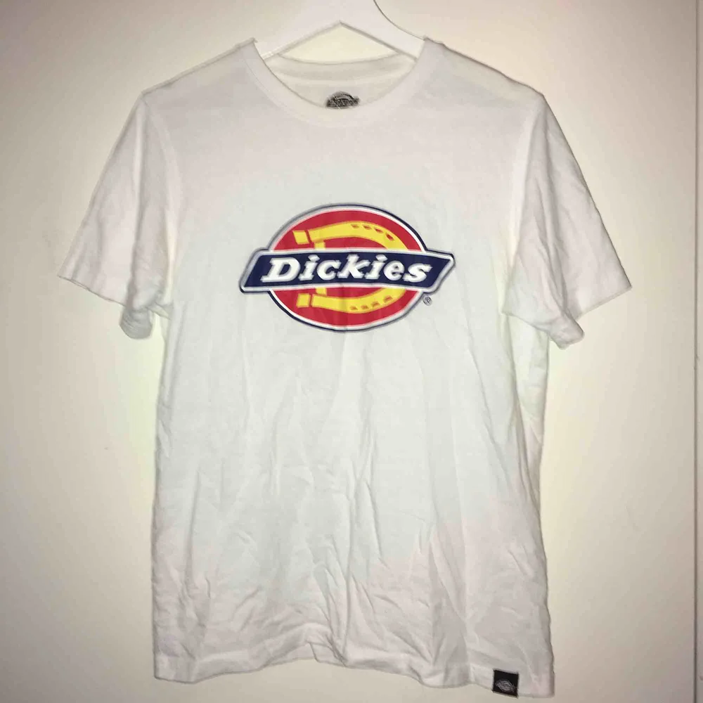Snygg Dickies tshirt. T-shirts.