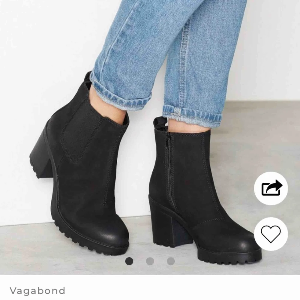 Vagabond i modellen Grace. Nubuck (äkta läder), använda 2 gånger, så gott som nya. Supersköna, säljer endast för har för många liknande. Nypris 999kr. Skor.