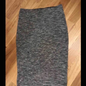  - Pennkjol i storlek s. Frakt tillkommer om den ska skickas.