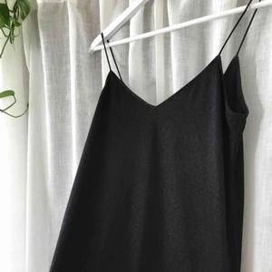  - Även denna från Monki. Denna har jag endast testat, aldrig använt. Glittrig långklänning!