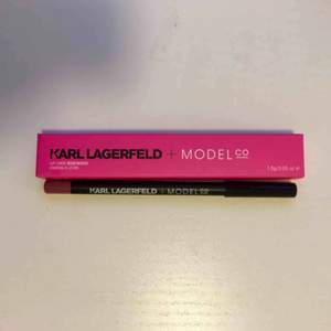 Läppenna från Karl Lagerfeld + models co ✨HELT OANVÄND✨ i nyansen rosewood. Ord. Pris: 230kr. Frakt: 10kr
