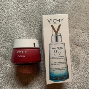 Vichy - Helt oanvända! Dagkräm som funkar till normala hudtyper och serum som ger ansiktet magiskt lyster. Säljs pga. Acne besvär därav ingen användning för dessa produkter. 