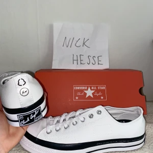 Converse x moncler x fragment - Converse x moncler x fragment släpptes nyligen från sns, där jag fick tag i ett par. Storlek 44, helt oanvända skick 10/10, aldrig prövade. Pris 1400